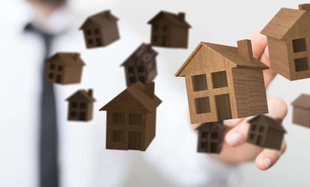 Floating wooden houses - Volatility of market rates - Express Capital Financing