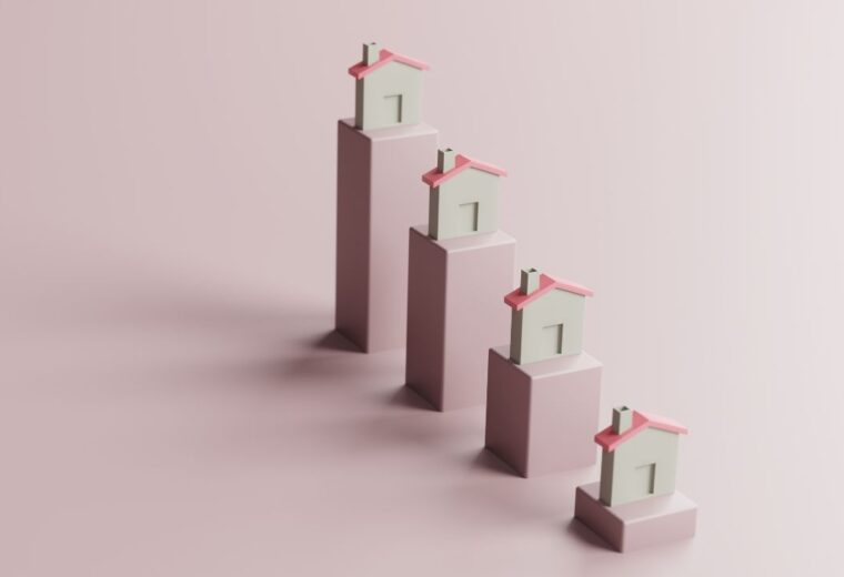 A series of houses on ascending bars - Volatility of market rates - Express Capital Financing